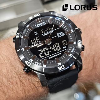 🖤 LORUS RW661AX9 – když se spojí klasika s technologií! 🕰️ Analog + 📲 digitální displej ⏱️ Stopky • ⏰ Budík • 💡 Osvětlení...