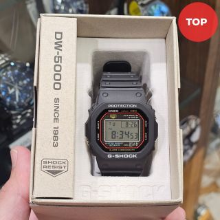 🔥 Legendární kousek je zpět! 🔥 CASIO G-SHOCK DW-5000R-1AER – ikonický model vyrobený v Japonsku, který patří mezi...