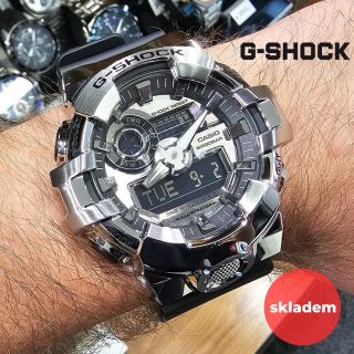 ✨ Pro někoho neskutečný kýč, pro jiného dokonalá stylovka... ✨ CASIO G-SHOCK GM-700-1AER 👉 masivní kovové pouzdro, výrazný...